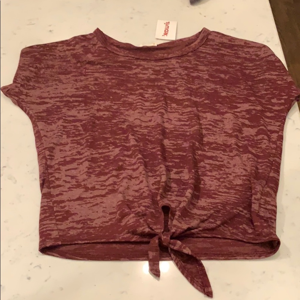 Maroon tie shirt